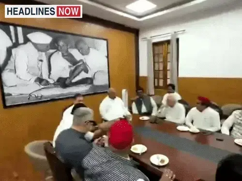 INDIA ब्लॉक का आज सड़क पर संसद कार्यक्रम:ज्ञानेश कुमार के खिलाफ जनमहाभियोग लाएंगे; कल विपक्ष की 'वोट बचाओ, देश बचाओ’ रैली