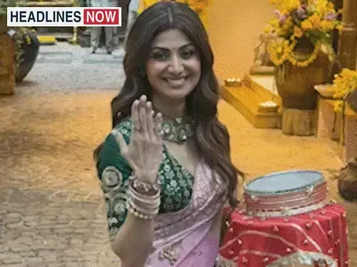 अनिल कपूर के घर करवा चौथ सेलिब्रेशन:शिल्पा शेट्टी, मीरा राजपूत समेत कई सेलेब्स पहुंचे; ट्रेडिशनल लुक में नजर आईं बॉलीवुड हस्तियां
